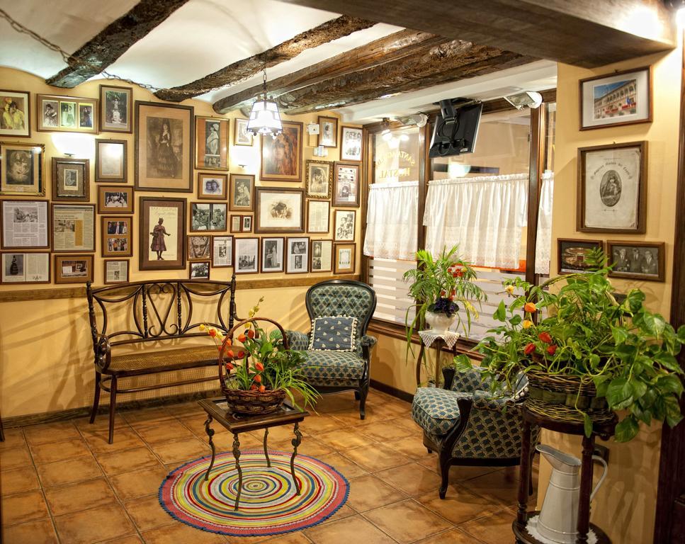 Hostal Santa Agueda Tarazona Экстерьер фото