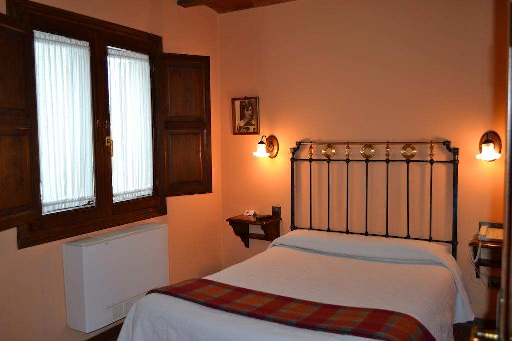 Hostal Santa Agueda Tarazona Номер фото