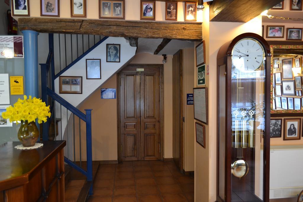 Hostal Santa Agueda Tarazona Экстерьер фото